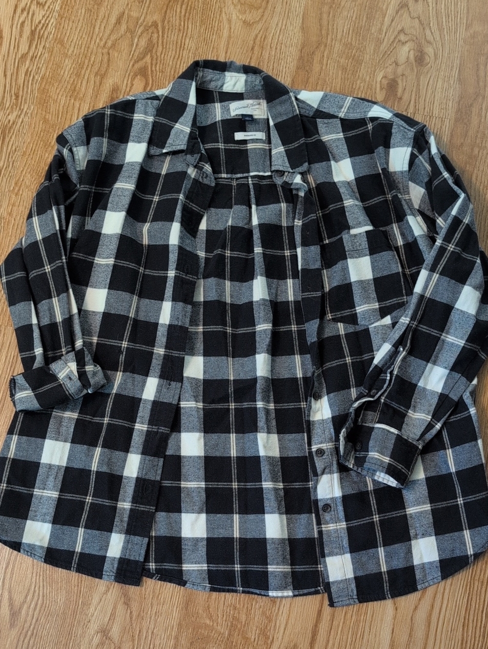 EUC Universal Thread Black & White Plaid Oversized Button Flannel - Size Small